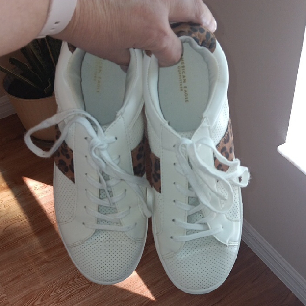 American Eagle Outfitters White Sneakers with Leopard Accent Size 9